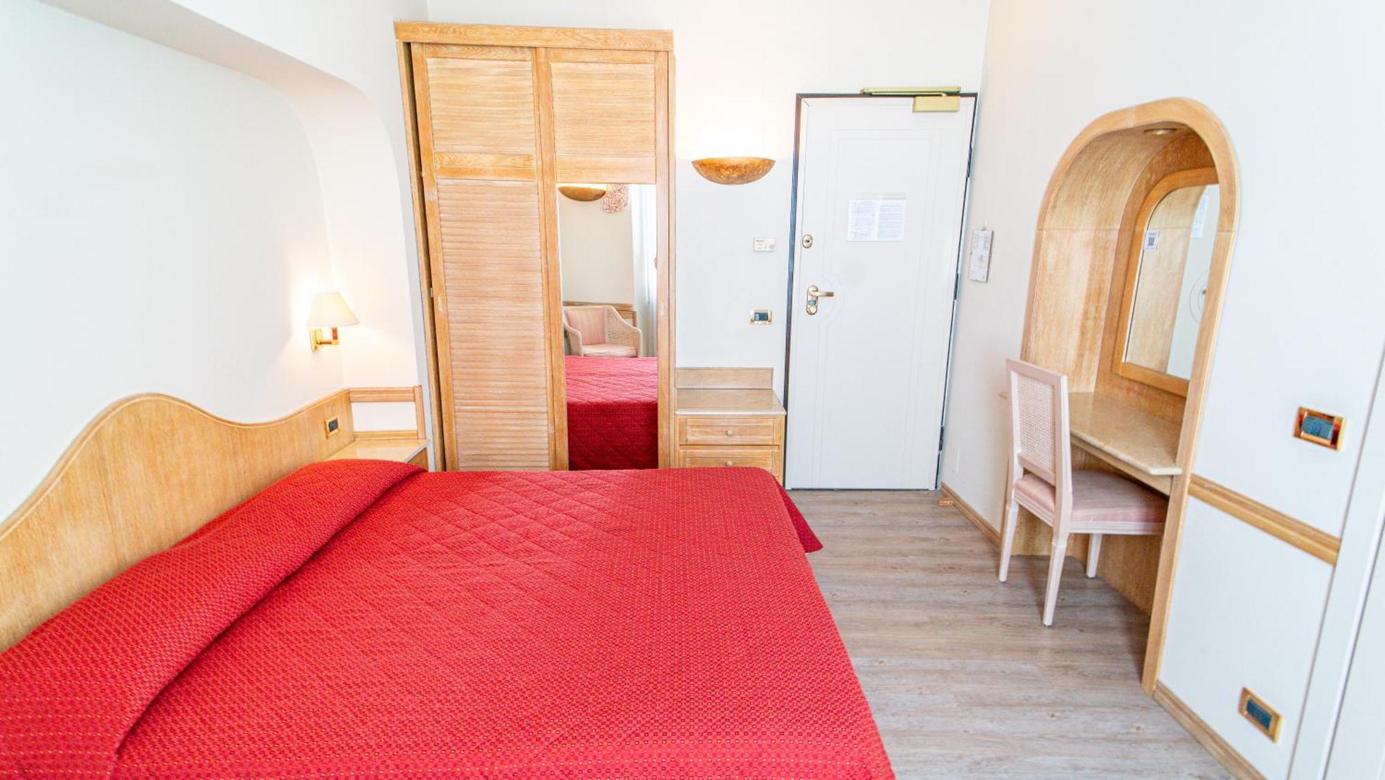 Bobby Executive Hotel 3*