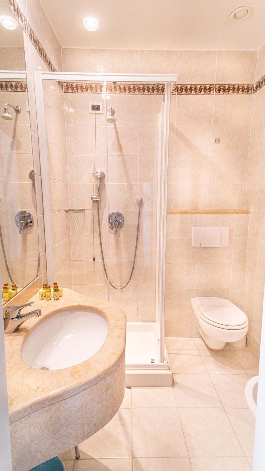 Bobby Executive Hotel 3*